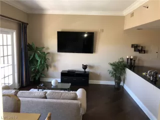 Photo #6: 2078989 Listing 