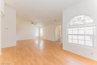 Photo #3: 2079000 Listing