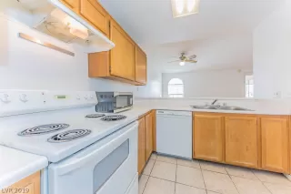 Photo #5: 2079000 Listing