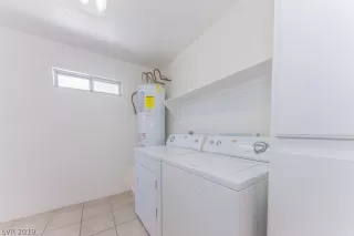 Photo #6: 2079000 Listing