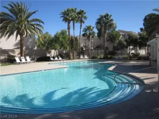 Photo #3: 2079008 Listing 