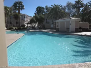 Photo #4: 2079008 Listing 