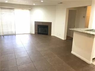 Photo #5: 2079042 Listing