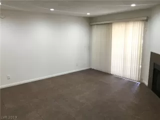 Photo #6: 2079042 Listing