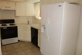 Photo #3: 2079071 Listing 