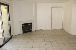 Photo #5: 2079071 Listing 