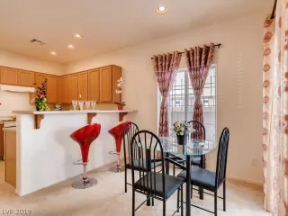 Photo #6: 2079131 Listing