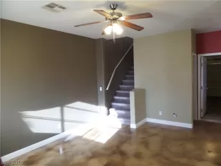 Photo #5: 2079188 Listing 