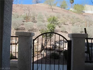 Photo #5: 2079248 Listing 