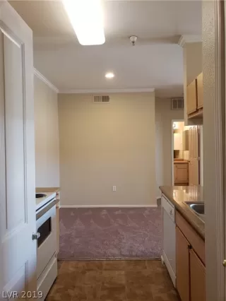 Photo #6: 2079272 Listing