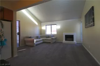 Photo #5: 2079279 Listing