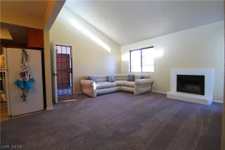 Photo #6: 2079279 Listing