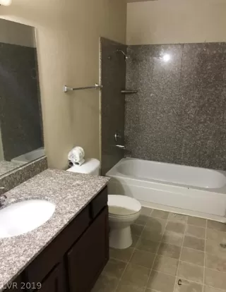 Photo #3: 2079305 Listing