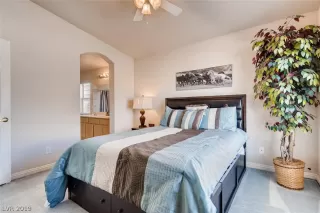 Photo #5: 2079323 Listing