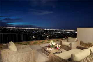 Photo #5: 2079330 Listing