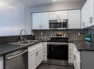 Photo #3: 2079332 Listing