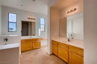 Photo #2: 2079353 Listing 