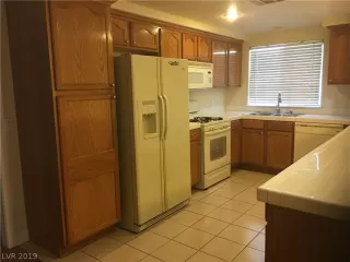 Photo #4: 2079354 Listing