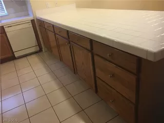 Photo #5: 2079354 Listing