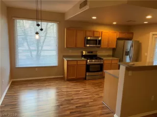 Photo #4: 2079377 Listing