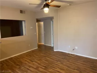 Photo #6: 2079377 Listing