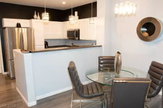 Photo #5: 2079415 Listing