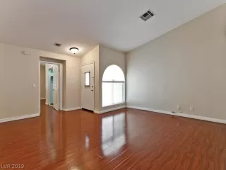 Photo #4: 2079416 Listing