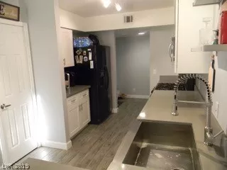 Photo #1: 2079439 Listing 