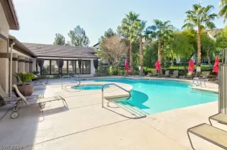 Photo #5: 2079501 Listing