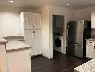 Photo #4: 2079502 Listing