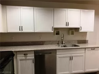 Photo #5: 2079502 Listing