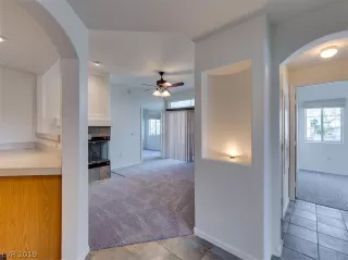 Photo #4: 2079516 Listing