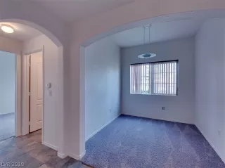 Photo #5: 2079516 Listing