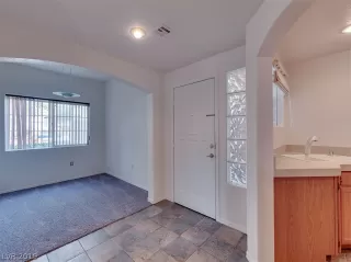 Photo #6: 2079516 Listing