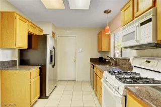 Photo #6: 2079518 Listing 