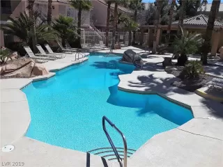 Photo #2: 2079521 Listing