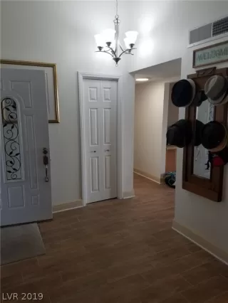 Photo #3: 2079563 Listing