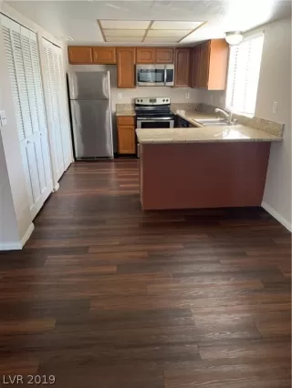Photo #6: 2079574 Listing