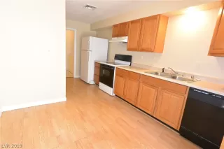Photo #6: 2079608 Listing