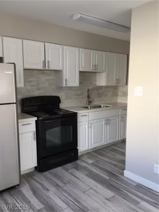 Photo #5: 2079622 Listing 