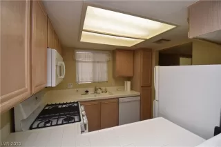 Photo #4: 2079662 Listing