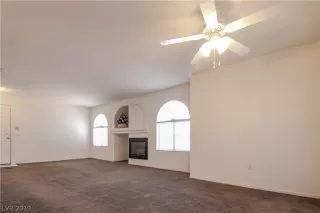 Photo #5: 2079677 Listing