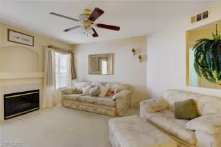 Photo #3: 2079701 Listing