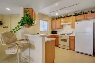 Photo #6: 2079701 Listing