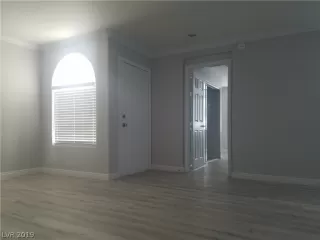 Photo #5: 2079727 Listing