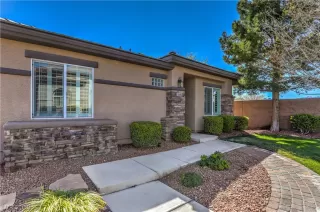 Photo #3: 2079766 Listing