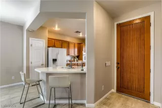 Photo #6: 2079766 Listing