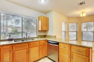 Photo #3: 2079778 Listing 