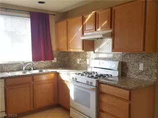 Photo #6: 2079807 Listing