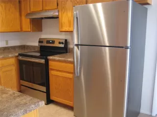 Photo #5: 2079810 Listing 